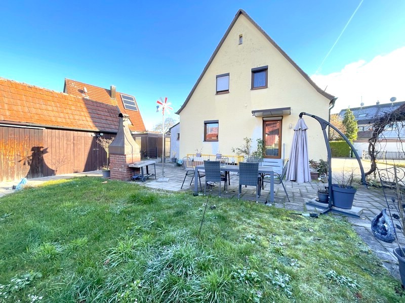 Garten mit Terrasse