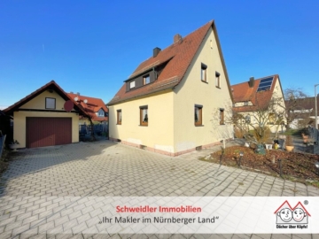 Zentrumsnah in Lauf! Charmantes Einfamilienhaus mit Garage und tollem Garten, 91207 Lauf, Einfamilienhaus