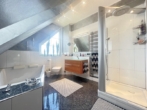 Badezimmer DG - Koffer packen, einziehen und wohlfühlen! Moderne Doppelhaushälfte in Behringersdorf zum Kauf