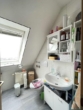 Tageslichtbad - Schöner Ausblick: Sonnige 2-Zimmer-DG-Wohnung mit zwei Balkonen & Kfz-Stellplatz in Cadolzburg