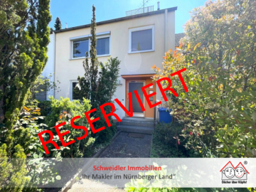 Ihr Traum mit XXL-Garten in St. Johannis!! Renovierungsbedürftiges Reihenmittelhaus mit Garage in Nürnberg, 90419 Nürnberg, Haus