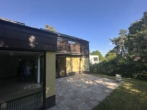 Terrasse - Wohnen mit WOW-Effekt – Freistehendes Architektenhaus mit Platz, Potenzial u.v.m. in Behringersdorf