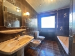 Badezimmer - Wohnen mit WOW-Effekt – Freistehendes Architektenhaus mit Platz, Potenzial u.v.m. in Behringersdorf