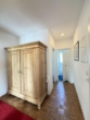 Flur mit Bauernschrank - WOW! Helle 3-Zimmer-Wohnung mit Flair und Option auf Balkon Lauf rechts