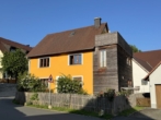 Außenansicht Bild 3 - Rarität auf dem Land! Charmantes, saniertes Einfamilienhaus mit Scheune & schön angelegtem Garten bei Offenhausen