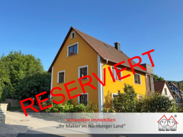 Rarität auf dem Land! Charmantes, saniertes EFH mit Scheune &schön angelegtem Garten bei Offenhausen, 91238 Offenhausen, Einfamilienhaus