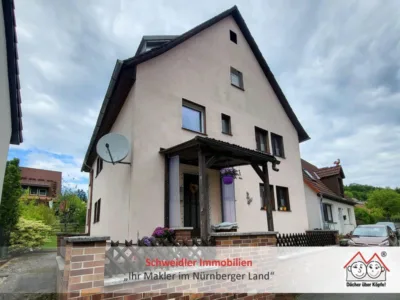 Preiswertes Zweifamilienhaus in Simmelsdorf/Hüttenbach mit Garten und Nebengebäuden, 91245 Simmelsdorf, Zweifamilienhaus