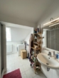 Tageslichtbad - Über den Dächern von Johannis: Schöne 2-Zimmer-DG-Wohnung mit Dachbalkon zur Miete (5. OG)