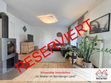 Einfamilienhaus-Feeling – Stilvolle Doppelhaushälfte im Laufer „Musikerviertel“ wartet auf neue Bewohner, 91207 Lauf, Haus