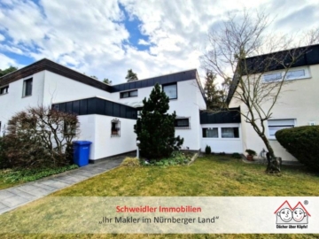 Charmantes Stadthaus in Reihenbauweise mit Garage u.v.m. in ruhiger Lage von Nürnberg-Langwasser, 90473 Nürnberg, Haus