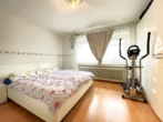 Schlafzimmer - Durchdachter Grundriss und mehr– Stimmige 3-Zimmer-Wohnung mit Loggia in Behringersdorf