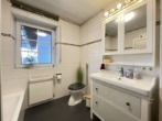 EG Badezimmer - Hier stimmt der Preis! Charmantes EFH mit Garage und großem Grds. in ruhiger Lage von Simmelsdorf
