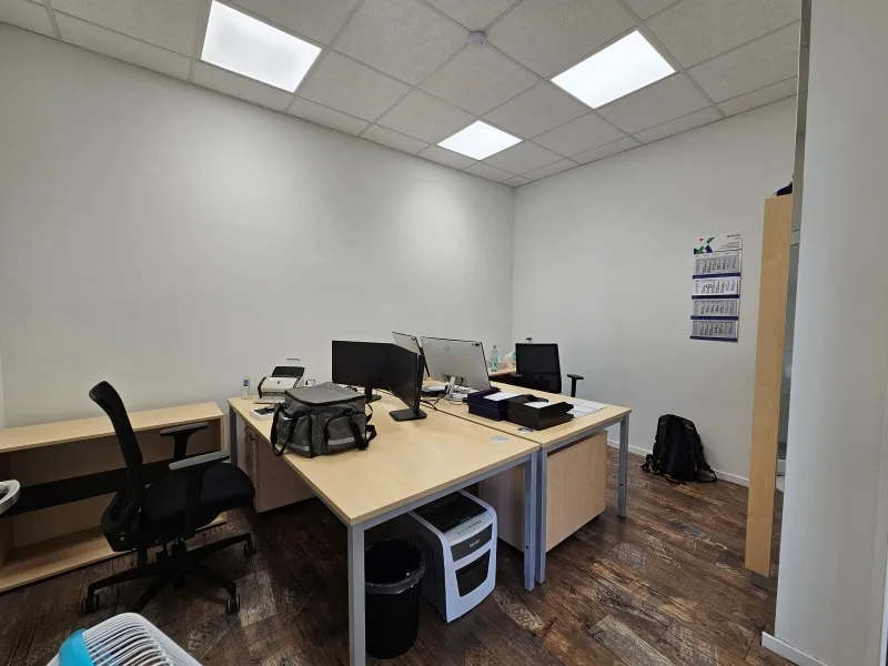 Büro 1