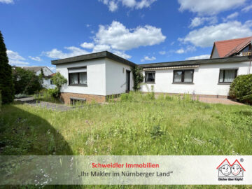 Wohnen auf einer Ebene: Bungalow mit großem Garten und Garage in Lauf a.d. Pegnitz, 91207 Lauf, Bungalow