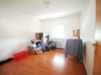 Top vermietete 3-Zimmer-Wohnung mit Sonnenbalkon u.v.m in Röthenbach an der Pegnitz - Kind Büro