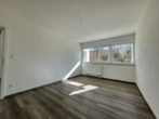 Schlafen 1 - Top renoviert im Hochparterre: Schicke 4-Raum-Eigentumswohnung mit Balkon in Nürnberg-Langwasser