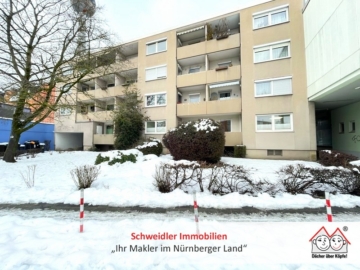 Sanieren und dann Profitieren!! 2-Zimmer-Wohnung mit Loggia in Nürnberg-Schweinau, 90441 Nürnberg, Wohnung