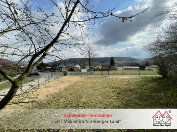 Klein aber fein! Sonniges Grundstück mit herrlicher Fernsicht im Neunkirchener Ortsteil Ermreuth, 91077 Neunkirchen-Ermreuth, Grundstück