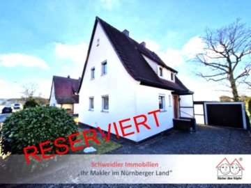 Worauf warten? Preiswertes Einfamilienhaus mit Garten, Garage u.v.m. in Lauf an der Pegnitz, 91207 Lauf, Einfamilienhaus