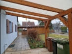 Eingang/Carport - Charmante Doppelhaushälfte mit Nebengebäude & Carport in ruhiger Lage von Schwaig