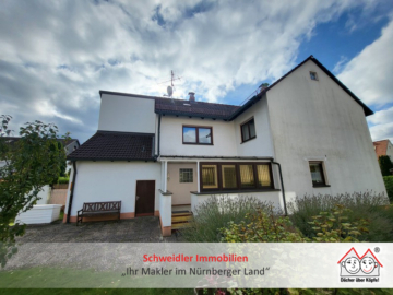 Preiswerte Doppelhaushälfte mit Anbau und Garten – bereit für neue Ideen in Röthenbach a.d.Pegnitz, 90552 Röthenbach, Haus