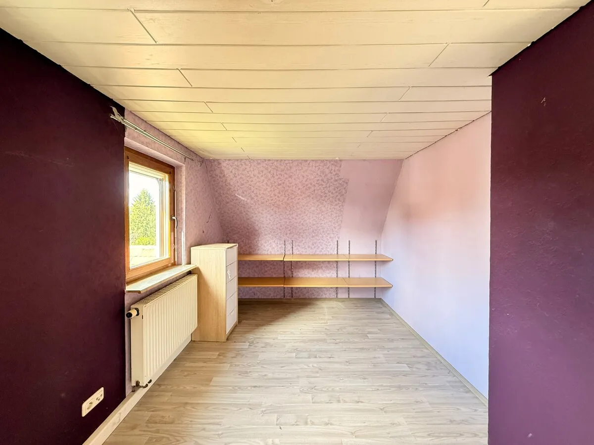 1.OG Schlafzimmer mit begehbaren Kleiderschrank