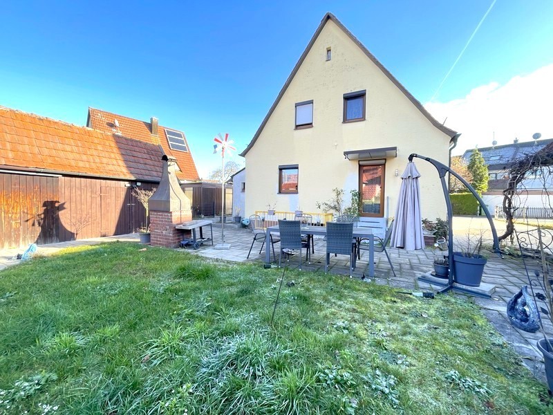Garten mit Terrasse