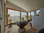 Wohnen - Wintergarten - Anders als andere! Tolle 3-Zimmer-DG-Wohnung mit Wintergarten & Balkon in Neunkirchen-OT