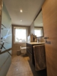 Duschbad - Anders als andere! Tolle 3-Zimmer-DG-Wohnung mit Wintergarten & Balkon in Neunkirchen-OT
