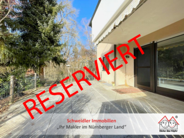 XL-Terrasse mit Waldblick: Die 3-Zimmer-Wohnung in Lauf für alle, die Ruhe UND Stadt wollen, 91207 Lauf, Wohnung