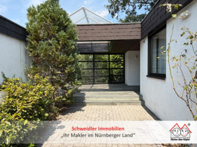 Aus Bestand Besonderes machen – stilvoller Architektenbungalow auf großem Grundstück in Schwaig, 90571 Schwaig, Bungalow