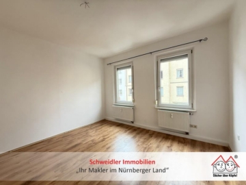 Frisch renoviertes 2-Zimmer-Altbaujuwel mit Balkon im Nürnberger Stadtteil St. Peter, 90478 Nürnberg, Wohnung
