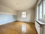 OG Schlafen - Preis-Highlight in Behringersdorf: Stilvolles Einfamilienhaus mit Altbaucharme, gr. Grund und Garage