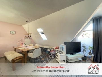 Dachgeschossliebhaber: Schöne 4-Zimmer-Balkon-Wohnung in der Gräfenberg Altstadt zur Kapitalanlage, 91322 Gräfenberg, Wohnung