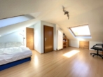 Dachgeschoss - Traum vom Eigenheim in Eckenhaid! Sonniges Reihenmittelhaus mit Garage in Eckental