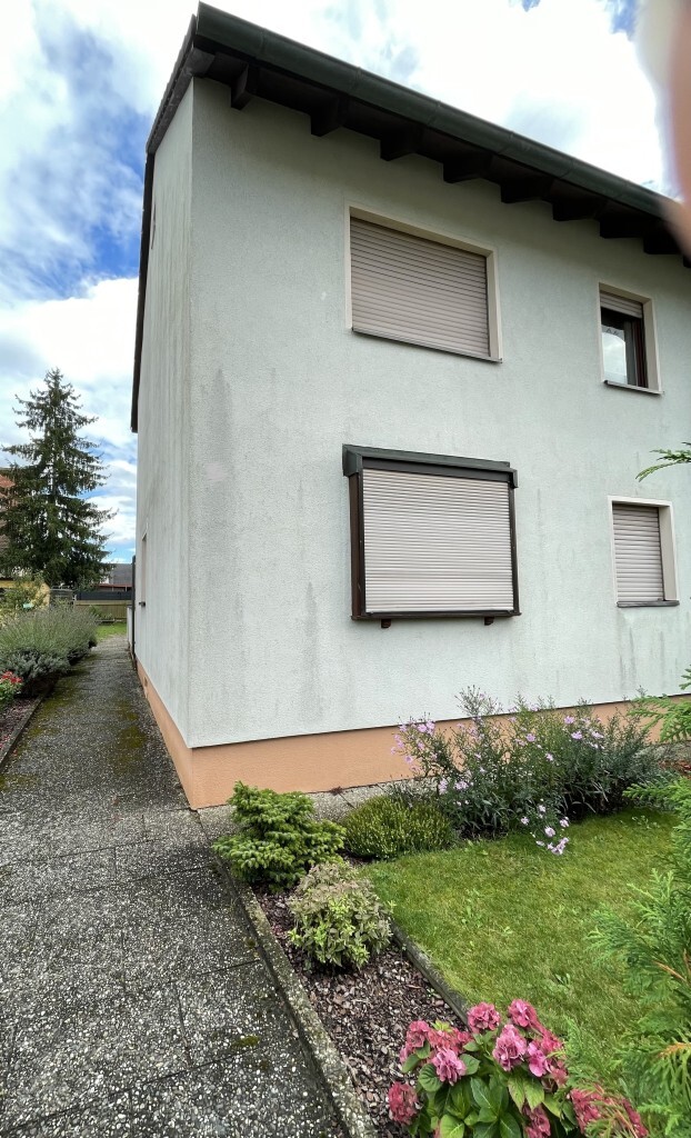 Ansicht vorne Zugang Haus