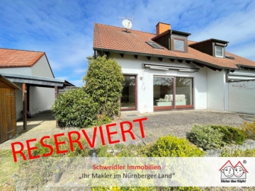 Traumhafte Familienlage: Doppelhaushälfte mit schönem Grundriss und tollen Nebenflächen in Eckental, 90542 Eckental, Haus
