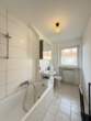 Badezimmer - Charmante 2-Zimmer-Wohnung mit EBK, Balkon und Außenstellplatz in Laufer TOP-Lage