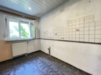 EG Küche - Verliebt in die Lage – Doppelhaushälfte mit 600 m² Grd. zum fairen Preis in Lauf-Kunigundensiedlung