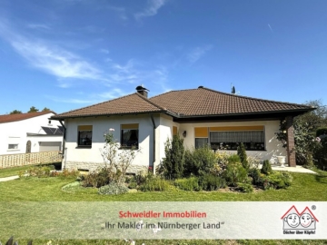 Top gepflegter Bungalow mit traumhaft großem Gartengrundstück und Garage in Eckenhaid, 90542 Eckental-Eckenhaid, Haus