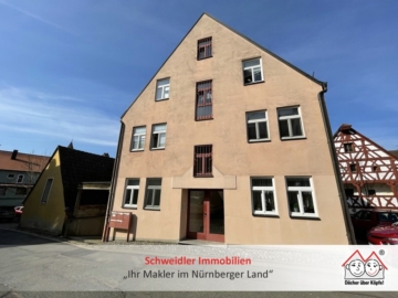 Schöne Aufteilung! Vermietete 2-Zimmer-Terrassen-Wohnung mit TG-Stellplatz im Zentrum von Gräfenberg, 91322 Gräfenberg, Wohnung