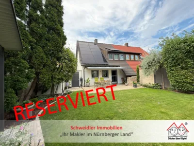 WOW!!! Umfangreich modernisierte Doppelhaushälfte mit schönem Garten & Garage in Nbg.-Großgründlach, 90427 Nürnberg / Großgründlach, Doppelhaushälfte