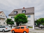 Hausansicht von vorne - WALLBOX-GARAGE+GARTEN: Top 4-Raum-ETW mit EBK in Nürnberg Süd