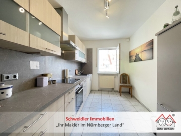3-Zimmer-Wohnung mit idealem Schnitt, Loggia und Stellplätzen in ruhiger und dennoch zentraler Lage von Lauf, 91207 Lauf, Wohnung