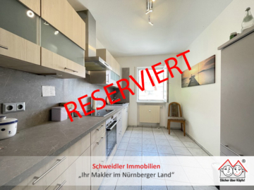3-Zimmer-Wohnung mit idealem Schnitt, Loggia und Stellplätzen in ruhiger und dennoch zentraler Lage von Lauf, 91207 Lauf, Wohnung