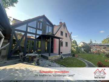 Platz für Ideen! Doppelhaushälfte mit Wintergarten, Werkstatt und vielem mehr in Röthenbach/Pegnitz, 90552 Röthenbach, Haus