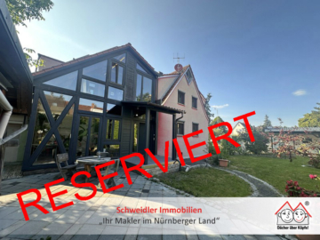 Platz für Ideen! Doppelhaushälfte mit Wintergarten, Werkstatt und vielem mehr in Röthenbach/Pegnitz, 90552 Röthenbach, Haus