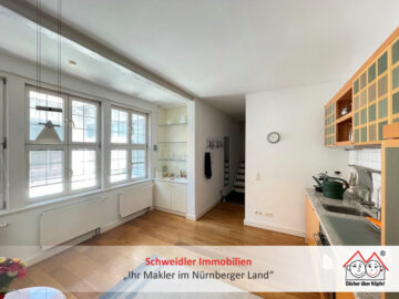 Stilvolles und großzügiges Maisonette-Apartment mit Einbauküche und Balkon im Herzen von Erlangen, 91054 Erlangen, Maisonettewohnung