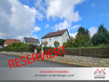 Ihr neues Zuhause mit Potenzial – Zweifamilienhaus mit großem Garten in bevorzugter Lage von Plech, 91287 Plech, Haus