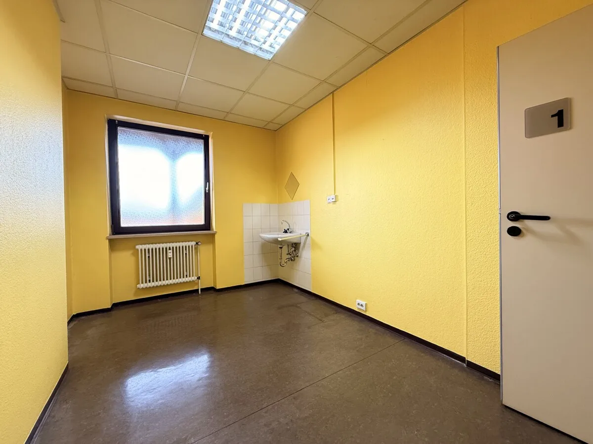 1.OG - Behandlungsraum/Büro